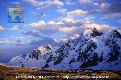 Fond d'écran montagnes du Cachemire